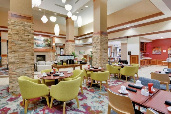 Hilton Garden Inn Milwaukee Airport image 12
