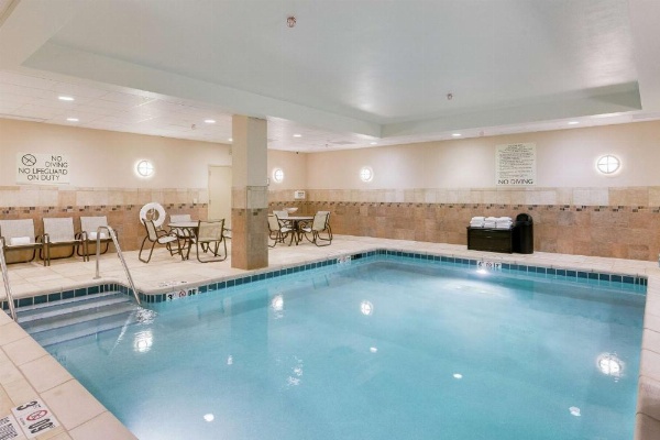 Hilton Garden Inn Milwaukee Airport image 14