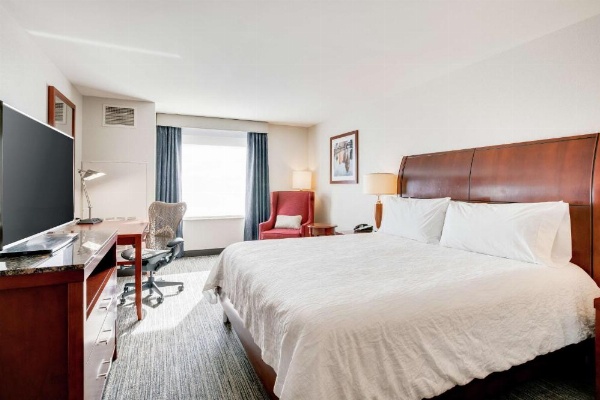 Hilton Garden Inn Milwaukee Airport image 21