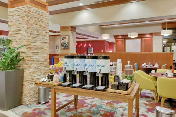 Hilton Garden Inn Milwaukee Airport image 8